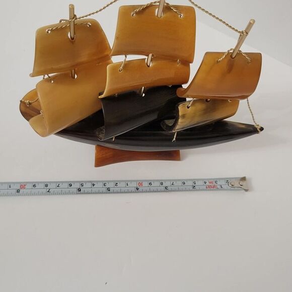 Vintage Desk Top Sail Boat Made of Genuine Cow Bull Horn Made in Italy - Picture 7 of 7